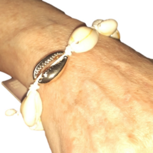 PUKA SHELL BRACELET - NEW